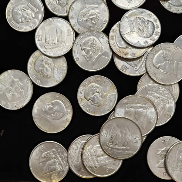 大量收購龍銀/銀幣
